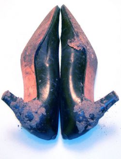 schoenen van Karin Hasselberg (zie haar site)