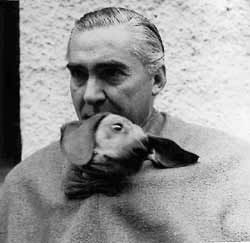 Malaparte (1898-1957) met z'n hond Zita