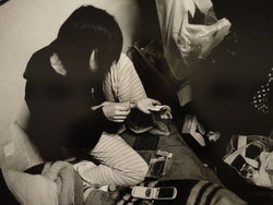 Yuka (21): 'Ik voel me beter als ik in mezelf snijd en m'n eigen bloed zie.'