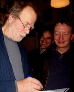 A.L.Snijders signeert. Eik & Linde 13 december 2008