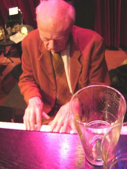 after hours, Louis doet ragtime