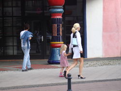 .. en als je daar woont denk je misschien eerder 'laat ik vandaag eens iets heel anders dragen..'