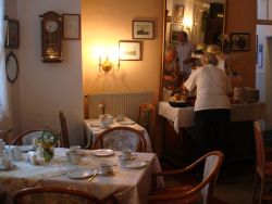 vanmorgen, het ontbijtzaaltje