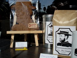 Damiaan-speculaas, Damiaan-koffie, alles in Tremelo (lokaal Damiaan-bier ontbreekt&nbsp; hier niet)