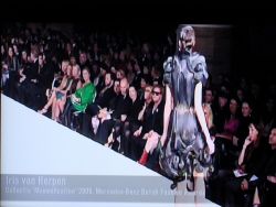 uit het filmpje dat in Den Haag te zien is..