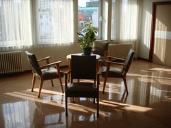 talrijke 'zitjes' waar nooit iemand zit