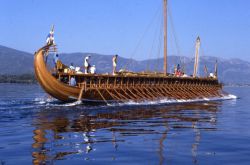 de Olympias, de nagebouwde trireme bij Piraeus