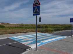 2.
deze is ook perfect, nooit wordt hier een voetganger gegrepen,  
want er komt er nooit een
