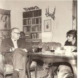 'Duits echtpaar met hond', hij de schrijver, zij de bijkomstige echtgenote..